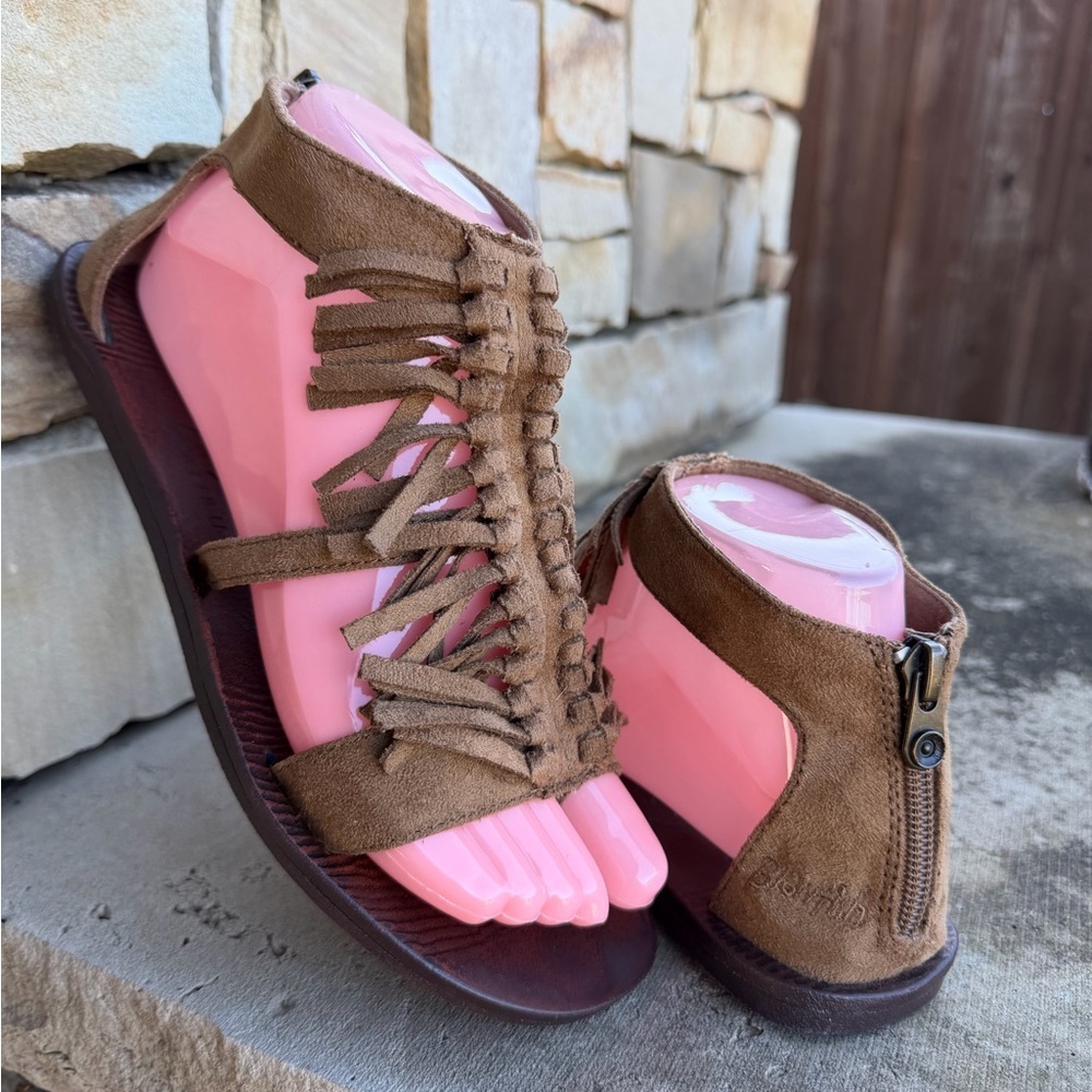 Blowfish Tan Suede Fringe Gladiator Summer Sandals Sz-7.‎  X